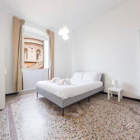 City Center, 2Br, Free Wifi & Netflix By Tilo 热那亚 外观 照片